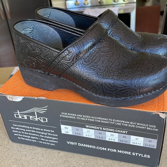 Dansko XP Women’s Clog - Picture 4 of 5